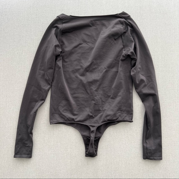 SKIMS Essential Long Sleeve Scoop Neck Bodysuit L/XL - Picture 8 of 12